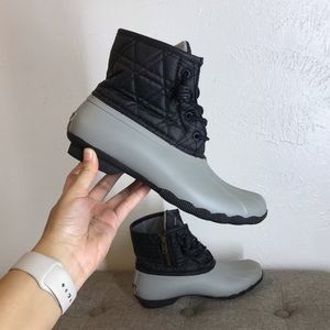 sperry saltwater quilted duck boots size 7.5